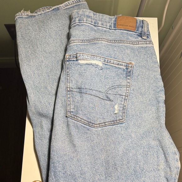 American Eagle Outfitters Light Blue Boyfriend Jeans - Picture 3 of 3